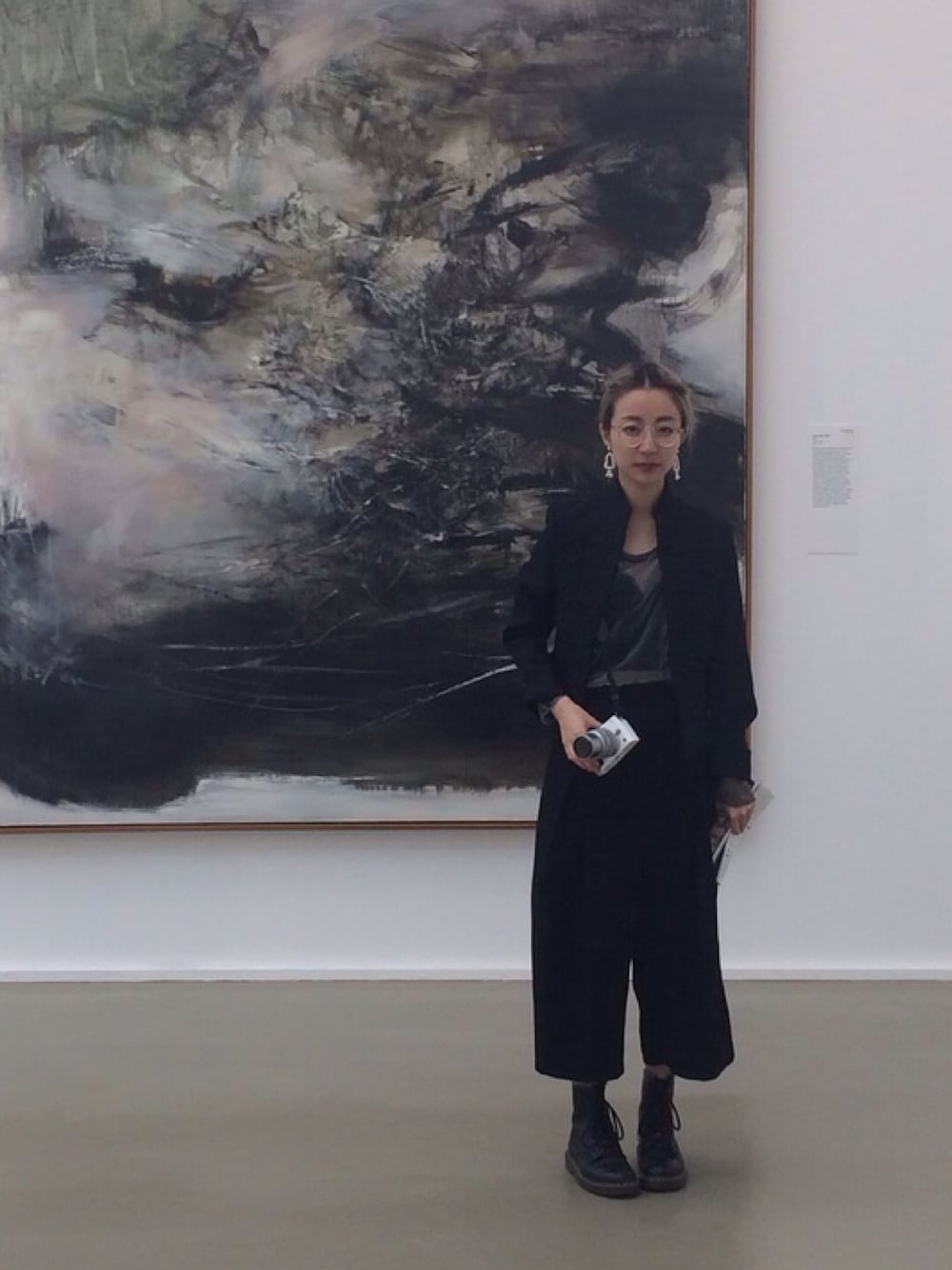 「PARIS、Japan、Hong Kong、ART」｜「ZARAのアイテム（テーラードジャケット、ブラック系）」を使った、maness.kmyさん（レディース・154cm）の夏コーディネートの1枚目の写真