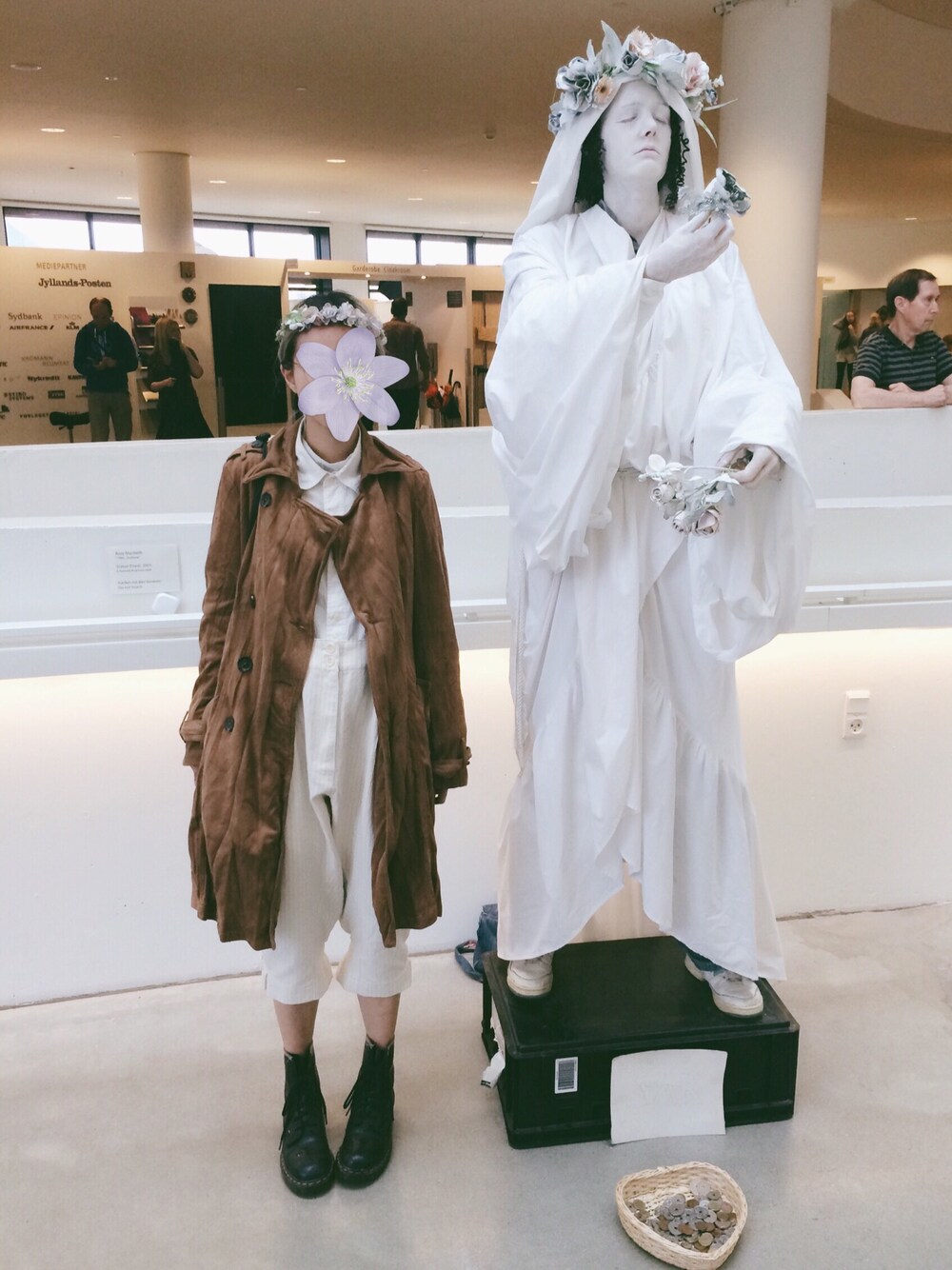 「vintage、古著、ootd、travel、秋服、Japan、hongkong、秋、autumn、秋色」｜「Accessorizeのアイテム（カチューシャ、グレー系）」を使った、maness.kmyさん（レディース・154cm）の秋コーディネートの1枚目の写真