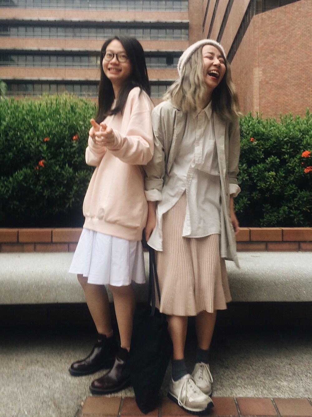 「pink、girl、girly、ootd、autumn、Cute」｜「Acne Studiosのアイテム（スカート、ピンク系）」を使った、maness.kmyさん（レディース・154cm）の秋コーディネートの1枚目の写真