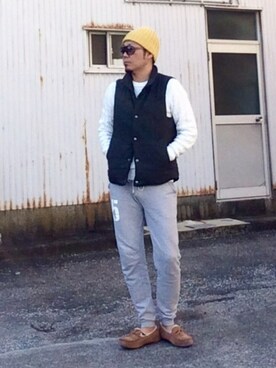 HIRO使用「ユニクロ（MEN コットンカシミヤケーブルクルーネックセーター（長袖））」的時尚穿搭