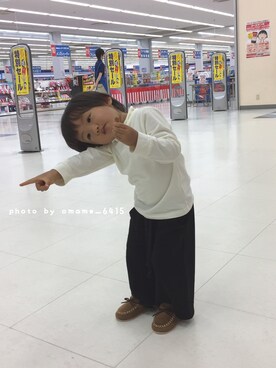 「西松屋（ニシマツヤ）のアイテム（トップス、ホワイト系）」を使った、manatoさん（キッズ・90cm）の秋コーディネート