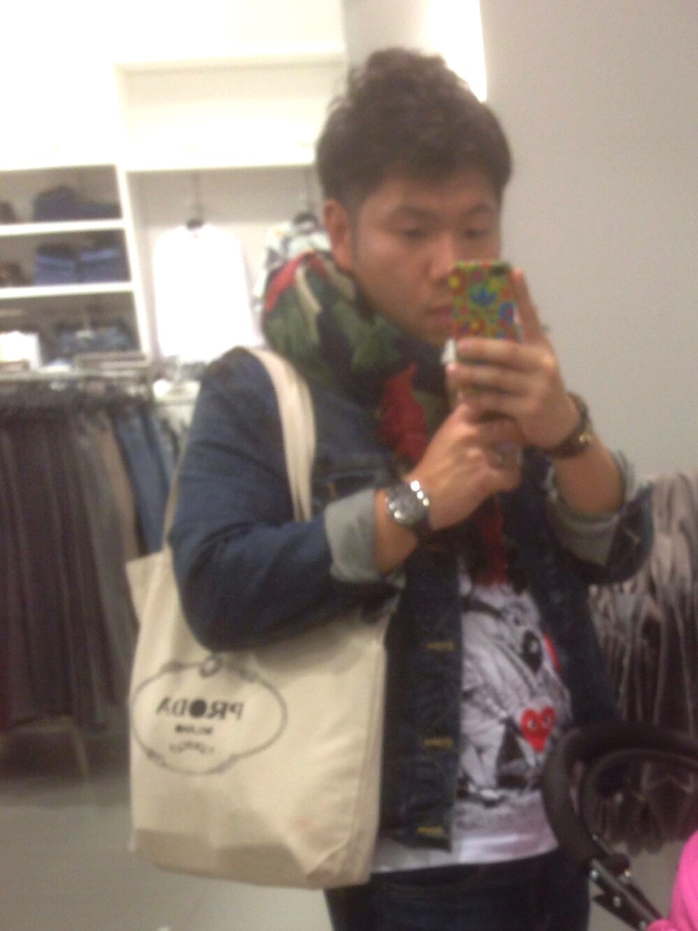 「アメリカンイーグル、ZARA、コムデギャルソン」｜「American Eagleのアイテム（デニムジャケット、ブルー系）」を使った、a2cさん（メンズ・167cm）の春コーディネートの1枚目の写真