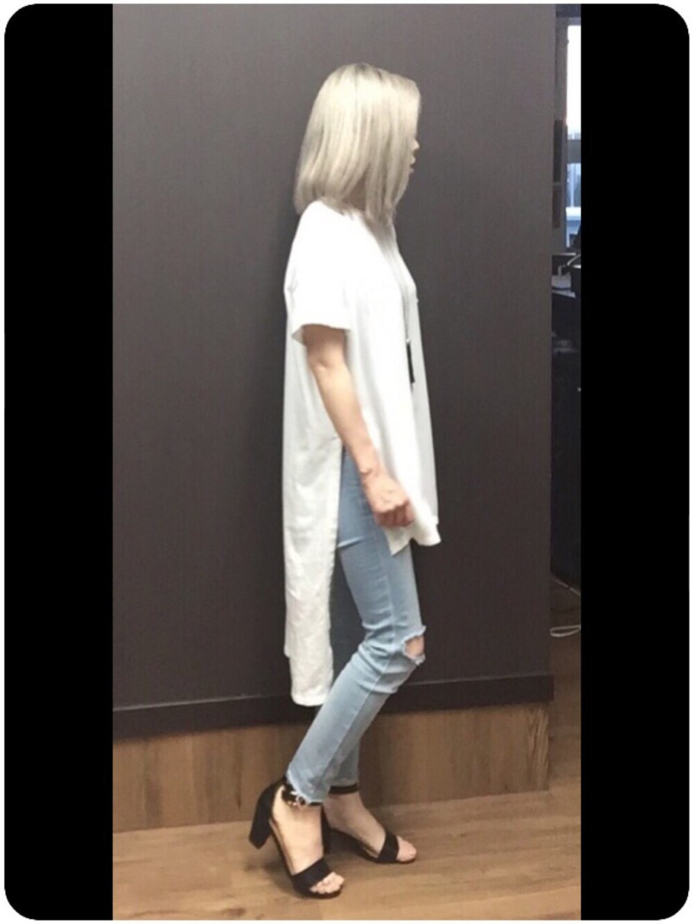 「夏、オトナカジュアル、ロングTシャツ、サンダル、デニム」｜「GRACE CONTINENTALのロングカットトップ（トップス、ホワイト系）」を使った、makka0122さん（レディース・154cm）の夏コーディネートの1枚目の写真