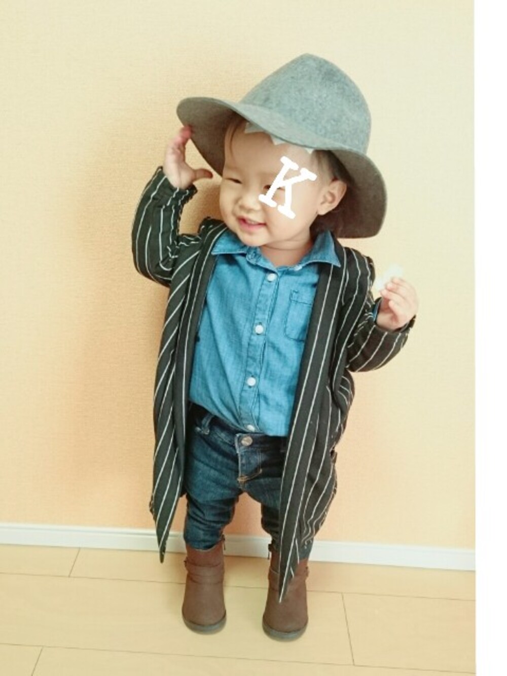 「キッズコーデ、デニム、女の子、1歳、ストライプ」｜「韓国子供服の韓国子供服（ハット、グレー系）」を使った、みひろさん（キッズ・70cm）の冬コーディネートの1枚目の写真