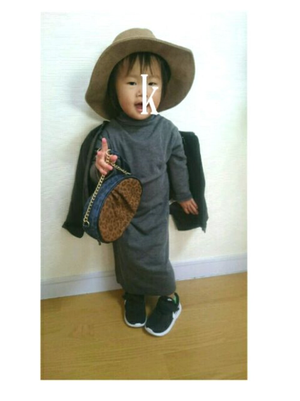 「キッズ、キッズコーデ、ワンピース、タートルネック、韓国子供服」｜「韓国子供服のアイテム（ワンピース、グレー系）」を使った、みひろさん（キッズ・80cm）の秋コーディネートの1枚目の写真