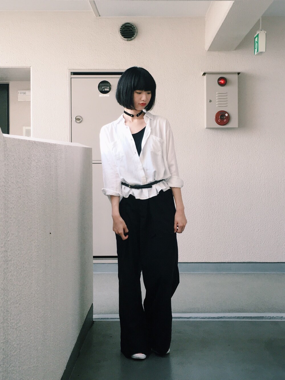 「シンプル、ラフ、ootd、UNIQLO、白」｜「UNIQLOのWOMEN オックスフォードワイドパンツ＋E（その他パンツ、ブラック系）」を使った、ｋａｈｏさん（レディース・165cm）の秋コーディネートの1枚目の写真