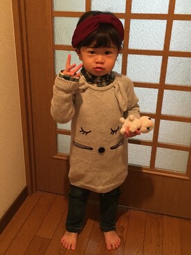 「H&M（エイチ・アンド・エム）のアイテム（ニット/セーター、グレー系）」を使った、なつ♡さん（キッズ）の冬コーディネート