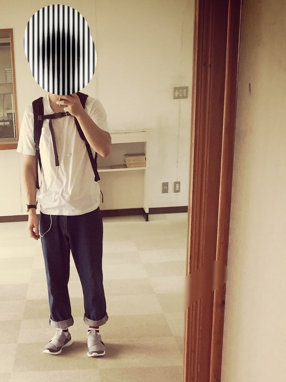 「Paul Smith JEANSのアイテム（Tシャツ/カットソー、ホワイト系）」を使った、kazuさん（メンズ・170cm）の秋コーディネートの1枚目の写真