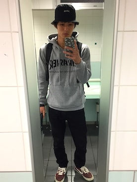 「Subciety（サブサエティ）のアイテム（帽子、ブラック系）」を使った、tAku  吉岡さん（メンズ・175cm）の冬コーディネート