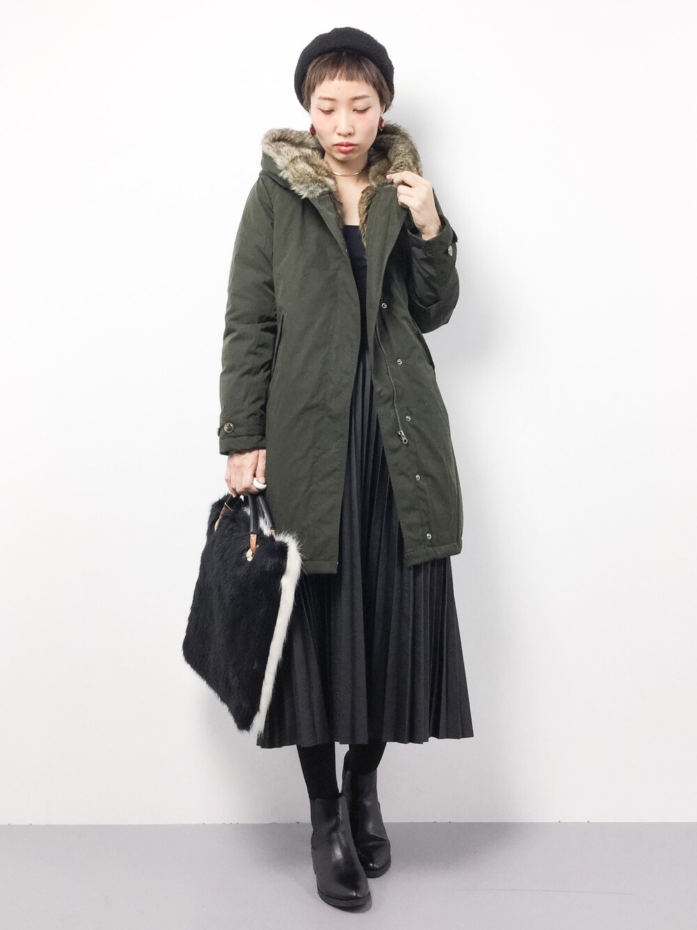 「アウター、モッズコート、カジュアル、プチプラ、ラフ、ootd、ゆるコーデ、ラクチンコーデ、outfit、オトナカジュアル」｜「Right-onの【BACK NUMBER】マルハチ撥水ダウンモッズコート（ダウンジャケット/コート、グリーン系）」を使った、COLLENTE(yuco)さん（レディース・168cm）の秋コーディネートの1枚目の写真