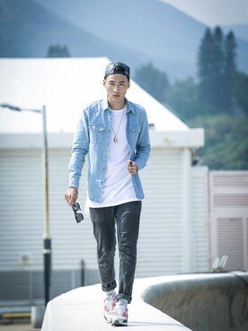 「TOPMAN（トップマン）のアイテム（デニムジャケット）」を使った、Daren Wongさん（メンズ・183cm）の秋コーディネート