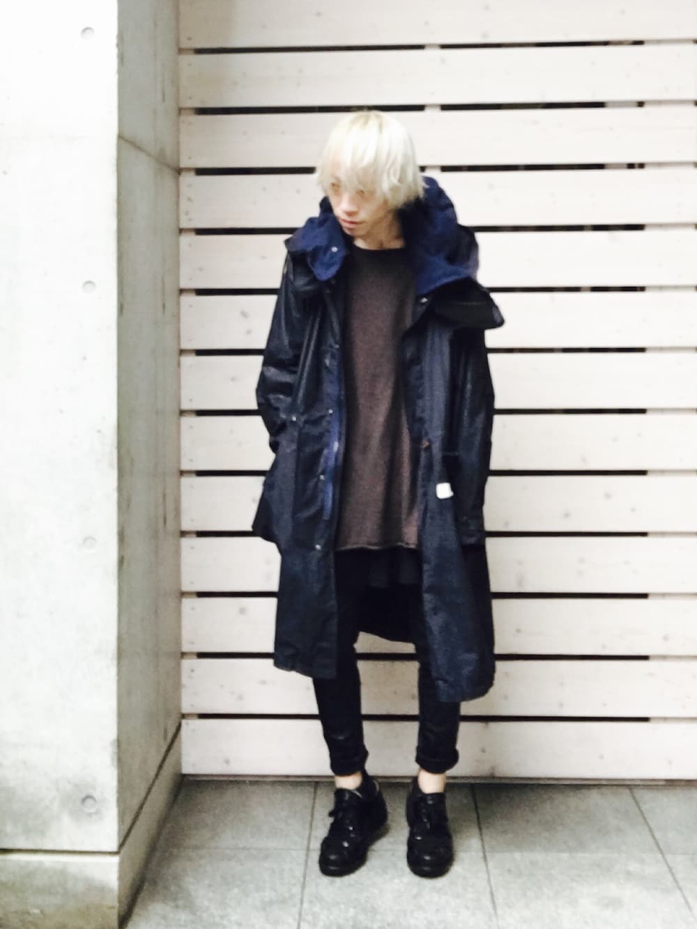 「モッズコート、ビッグシルエット、オーバーサイズ、雨男」｜「Name.のNYLON WEATHER M-51（モッズコート、ブルー系）」を使った、Itoさん（メンズ・169cm）の秋コーディネートの1枚目の写真
