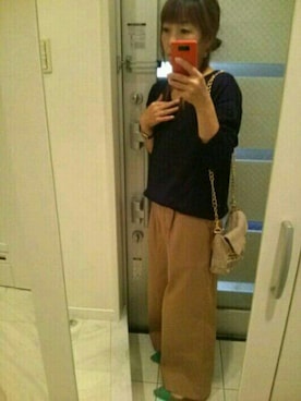 「INDIVIDUAL（インディビジュアル）のアイテム」を使った、Atsu さん（レディース・157cm）の秋コーディネート