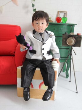 「アイテム（セットアップ、ホワイト系）」を使った、IROHAさん（キッズ・80cm）の冬コーディネート