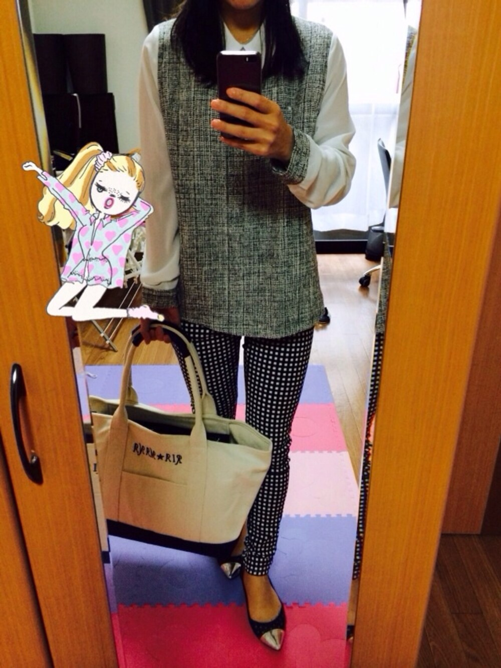 「FROMFIRST museeのアイテム（シャツ/ブラウス、ホワイト系）」を使った、Manami♡さん（レディース・152cm）の春コーディネートの1枚目の写真