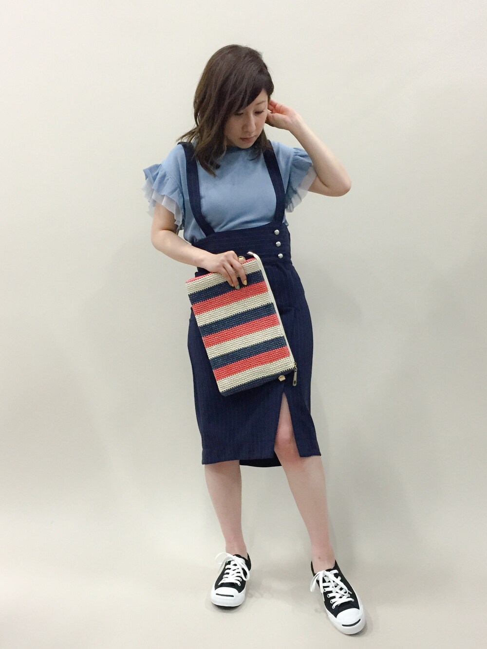「タイトスカート、ニット、ジャンパースカート、ストライプスカート、低身長、スリット」｜「Languageの【Language】 ストライプ/デニムジャンスカ（スカート、ブルー系）」を使った、Kさん（レディース・150cm）の春コーディネートの1枚目の写真