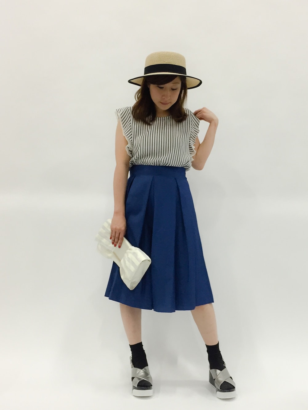 「リボン、シフォン、低身長、厚底サンダル、ミディ丈」｜「- W. -のデニム風ミディ丈パンツ（その他パンツ、ブルー系）」を使った、Kさん（レディース・150cm）の春コーディネートの1枚目の写真