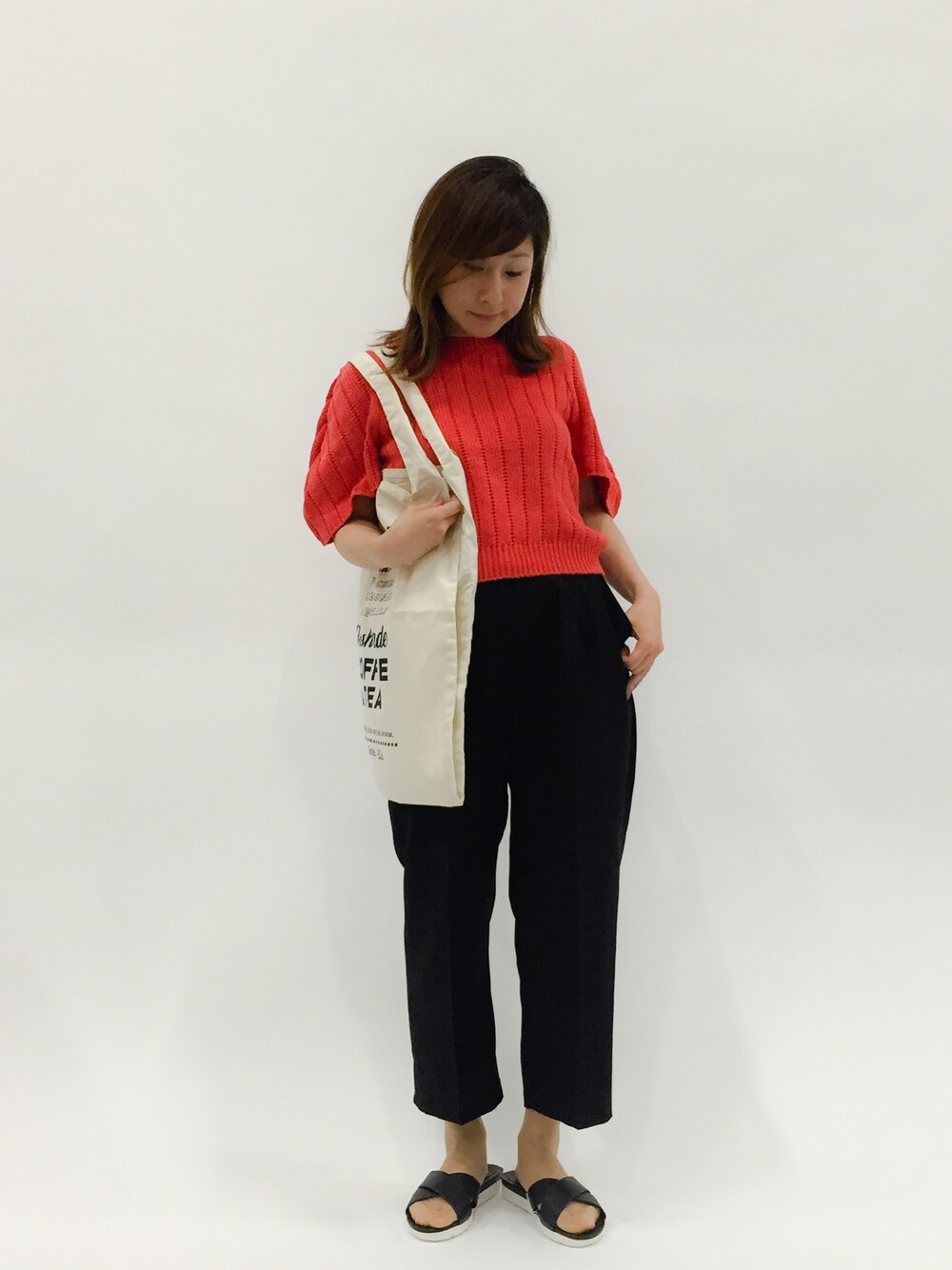 「ワイドパンツ、きれい色、サマーニット、低身長、フラットサンダル」｜「KBFのKBF オリガミスリーブニット（ニット/セーター、オレンジ系）」を使った、Kさん（レディース・150cm）の夏コーディネートの1枚目の写真