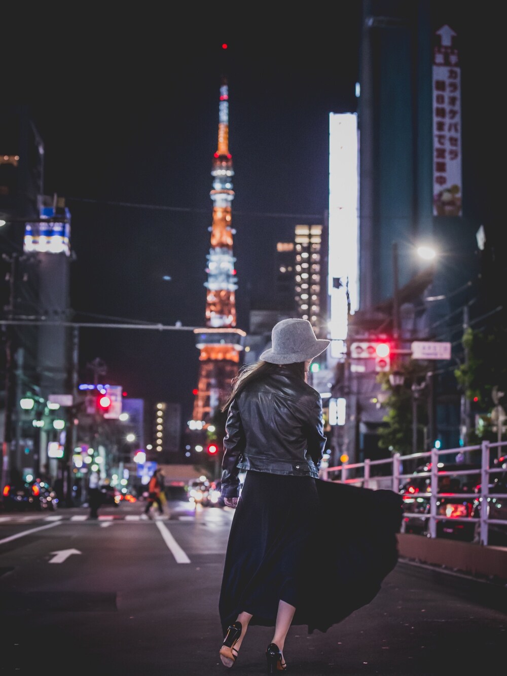 「旅行、カジュアルコーデ、冬、秋冬、きれいめカジュアル、楽チンコーデ、travelforce、travelfashion、大人カジュアル、シンプル」｜「DRIES VAN NOTENのアイテム（パンプス、ブラック系）」を使った、megumiさん（レディース・162cm）の秋コーディネートの1枚目の写真