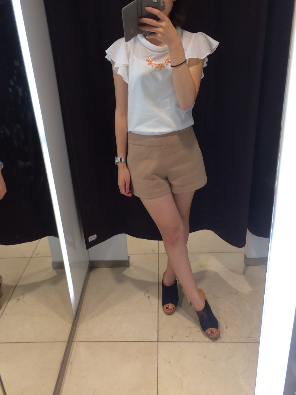 「きれいめコーディネート、NATURAL BAUTY BASIC、Nine West、MIXXO」｜「NATURAL BEAUTYのアイテム（シャツ/ブラウス、ホワイト系）」を使った、Mariiiiさん（レディース・154cm）の秋コーディネートの1枚目の写真