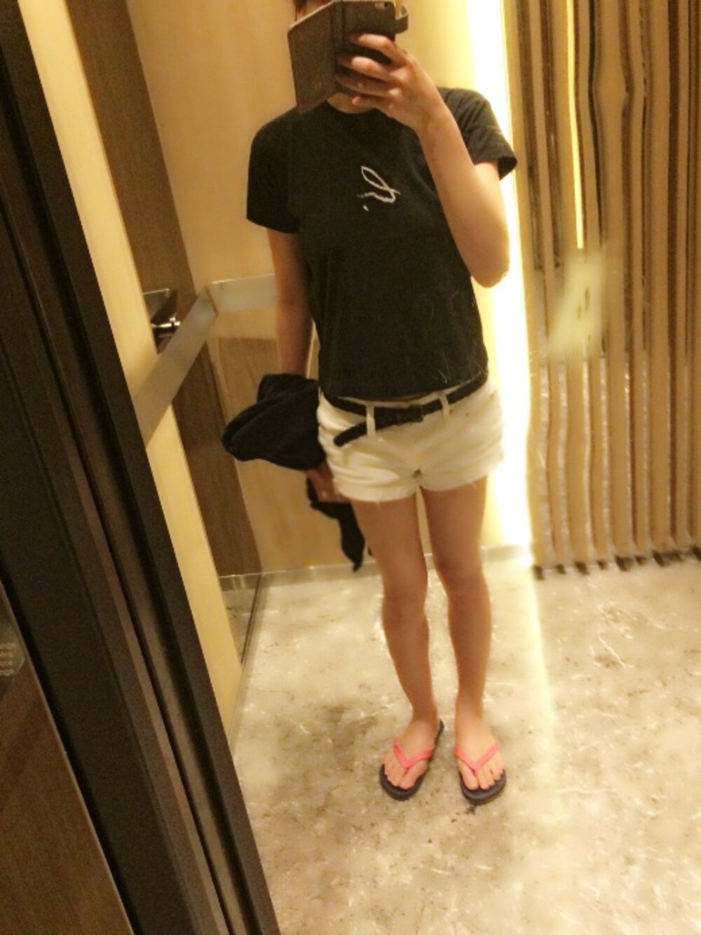 「アニエスベー、アメリカンイーグル、summer style」｜「agnes b.のアイテム（Tシャツ/カットソー、ブラック系）」を使った、Mariiiiさん（レディース・154cm）の春コーディネートの1枚目の写真