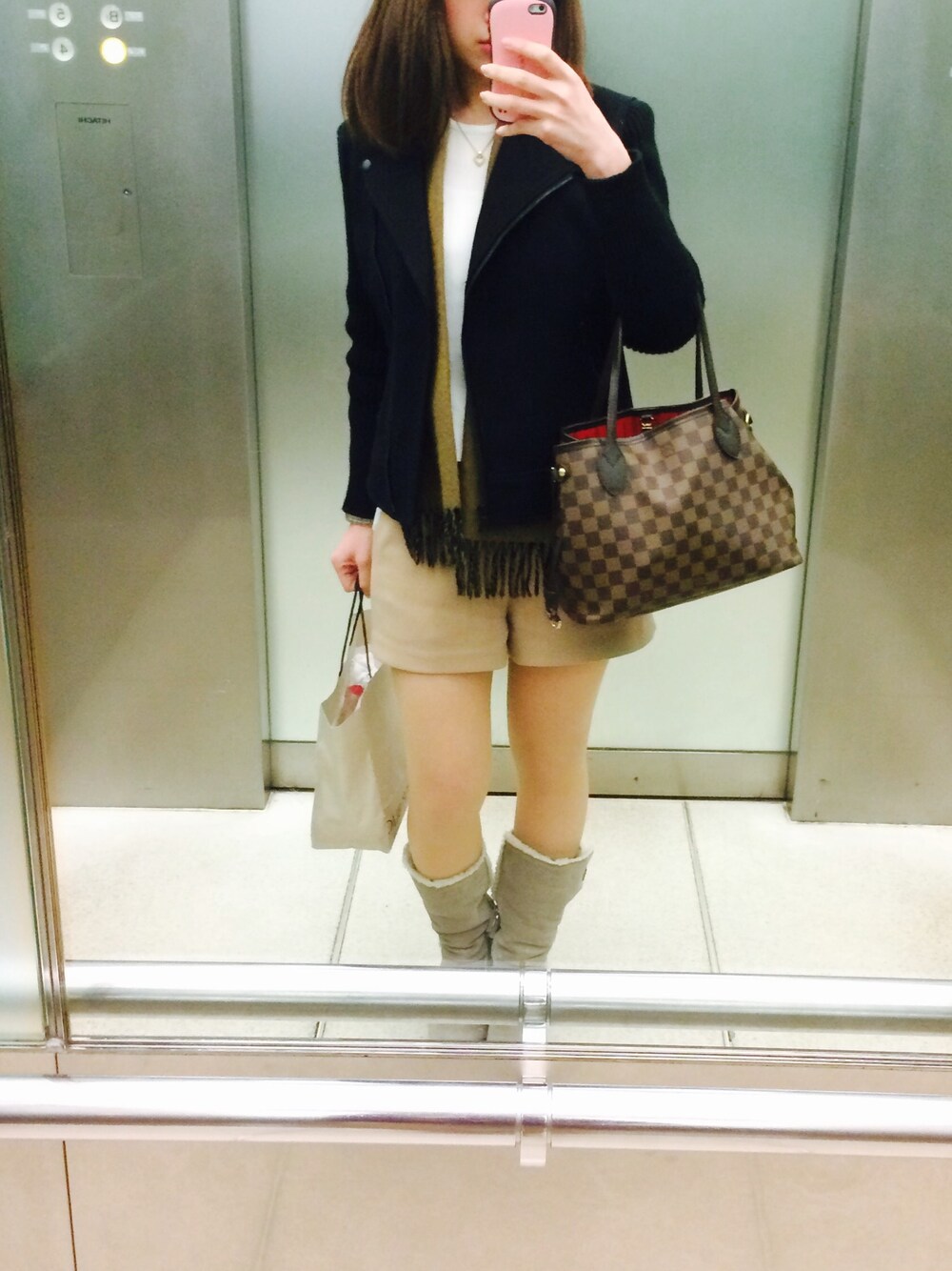 「BANANA REPUBLIC、NINEWEST、H&M、MIXXO」｜「MIXXOのアイテム（その他パンツ、ベージュ系）」を使った、Mariiiiさん（レディース・154cm）の春コーディネートの1枚目の写真