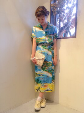 「アイテム（クラッチバッグ）」を使った、古着屋RAINBOWさん（レディース・161cm）の春コーディネート