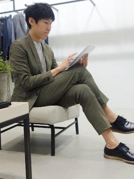 「COMMON PROJECTS（コモンプロジェクト）のアイテム（その他シューズ）」を使った、이진호さん（メンズ・185cm）の夏コーディネート