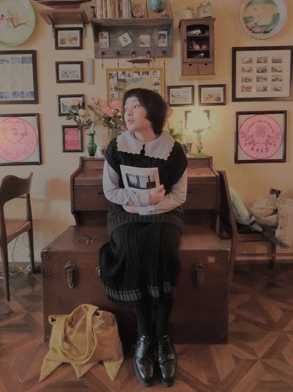 「MAISON DE REEFURのアイテム（タンクトップ、グレー系）」を使った、小乌兰さん（レディース・153cm）の冬コーディネートの1枚目の写真