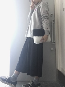 「チャンピオン パーカー」｜「アイテム（バッグ）」を使った、サオルさん（レディース・153cm）の冬コーディネート