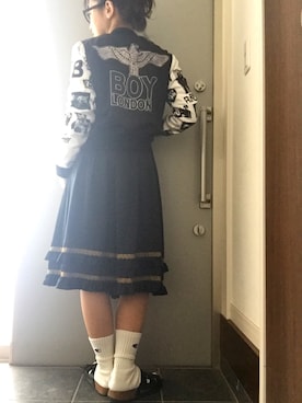 「黒スカート」｜「アイテム（スタジャン）」を使った、サオルさん（レディース・153cm）の春コーディネート