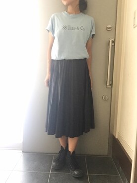 「88TEES（エイティーエイティーズ）のアイテム（Tシャツ/カットソー）」を使った、サオルさん（レディース・153cm）の秋コーディネート