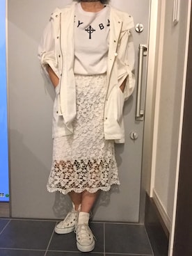「オールホワイト」｜「アイテム（ナイロンジャケット）」を使った、サオルさん（レディース・153cm）の秋コーディネート