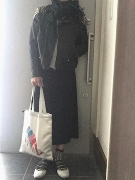 「黒スカート」｜「アイテム（ライダースジャケット）」を使った、サオルさん（レディース・153cm）の秋コーディネート