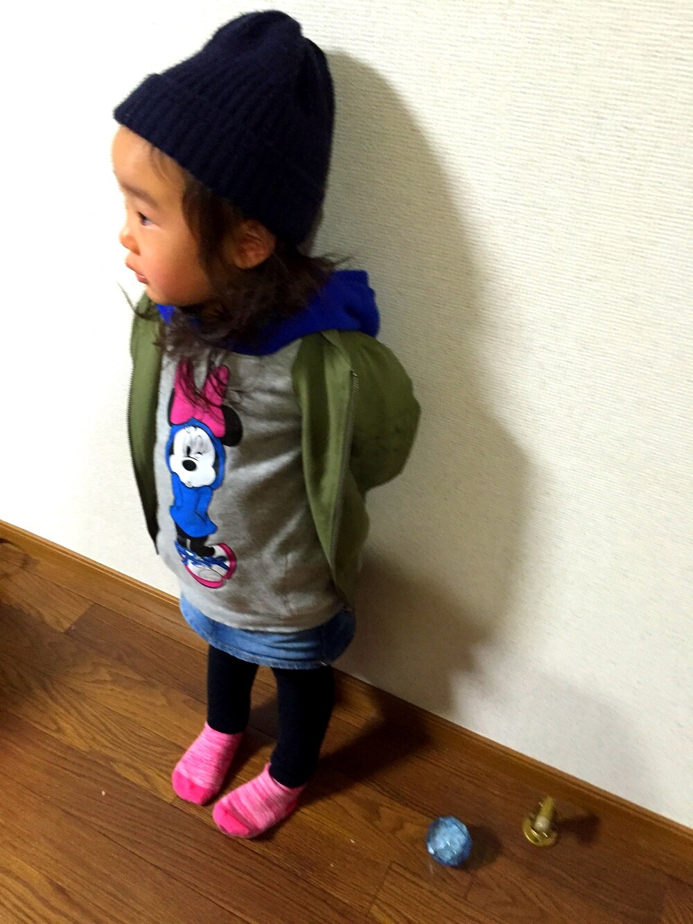 「kids、女の子、2歳」｜「GLOBAL WORKのアイテム（ブルゾン、グリーン系）」を使った、emiriさん（キッズ・90cm）の冬コーディネートの1枚目の写真