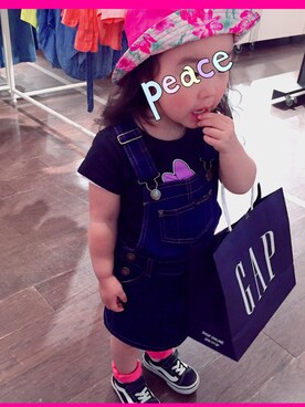 「ギャップキッズ」｜「アイテム（オールインワン・サロペット）」を使った、emiriさん（キッズ・90cm）の春コーディネート