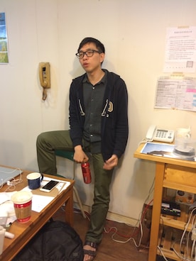 「GAP（ギャップ）のアイテム（スタジャン）」を使った、yllan (藍永倫)さん（メンズ・175cm）の秋コーディネート