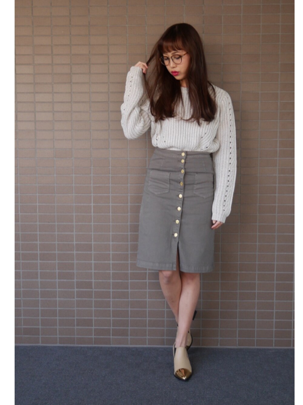「GYDA、murua、EVRIS 、ニット、台形ｽｶｰﾄ、カーキ、メタリック、ブーツ」｜「GYDAのアイレットニット（ニット/セーター、その他）」を使った、アンジュンさん（レディース・162cm）の冬コーディネートの1枚目の写真