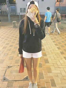 Dinb Ngさんのコーディネート