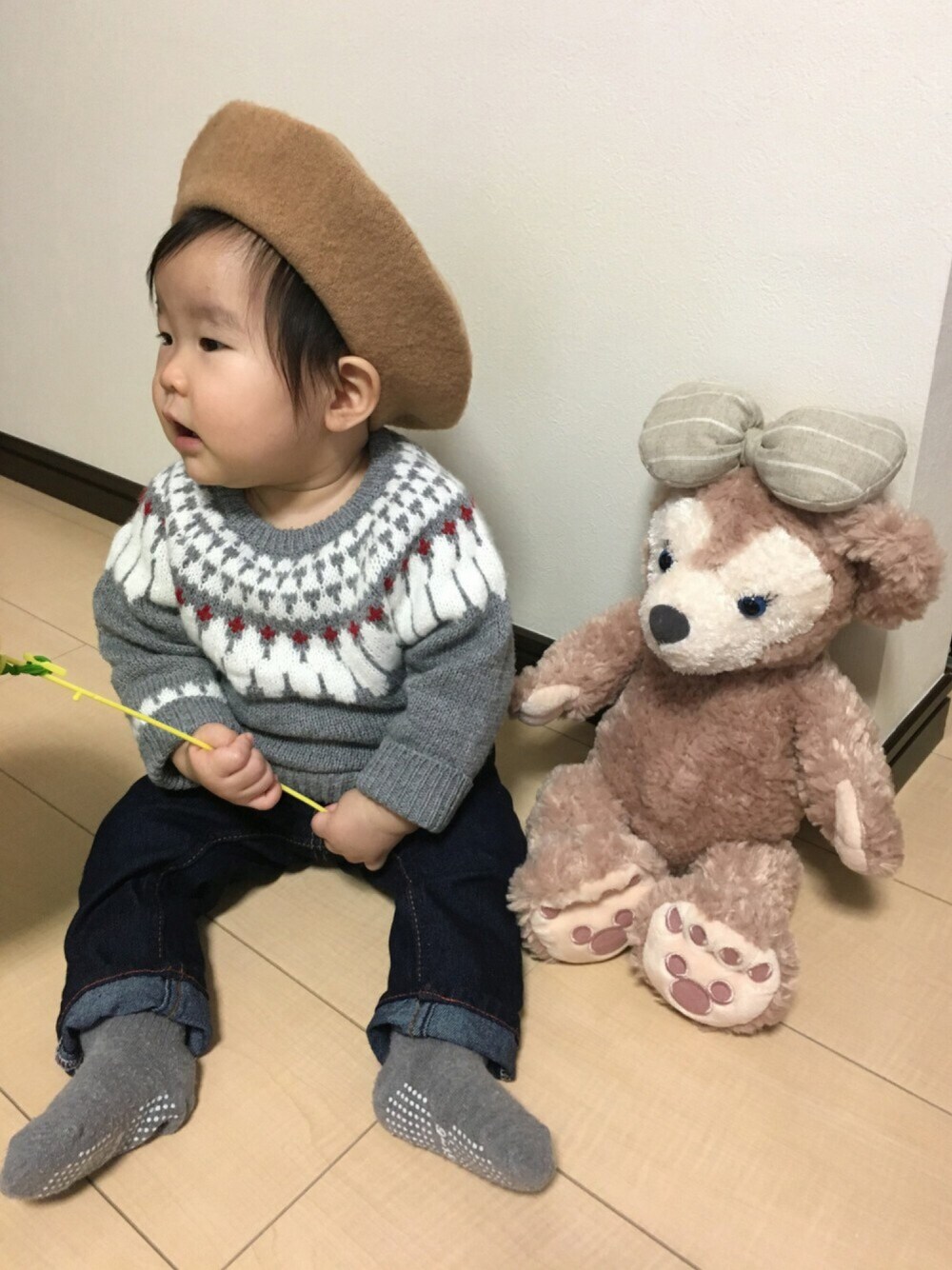 「9ヶ月、おんなのこ、ノルディック柄、デニム、H&M、ベレー帽」｜「韓国子供服のアイテム（ハンチング/ベレー帽、ベージュ系）」を使った、☆meimei☆さん（キッズ・70cm）の冬コーディネートの1枚目の写真