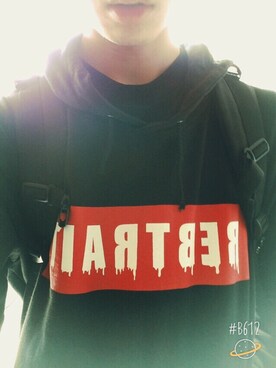 「REBTRAIT（レブトレイト）のアイテム（パーカー、ブラック系）」を使った、けんぼーぼーぼーさん（メンズ・177cm）の春コーディネート