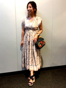 「FREAK'S STORE（フリークスストア）のインドレーヨン花柄ワンピース（One piece dress、ピンク系）」を使った、石野 由佳さん（レディース）の夏コーディネート