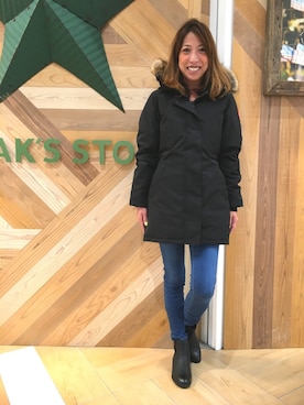 「CANADA GOOSE（カナダグース）のCANADA GOOSE/カナダグース　VICTORIA PARKA ~EXCLUSIVE MODEL~（Down Jacket / Coat、ブラック系）」を使った、石野 由佳さん（レディース）の夏コーディネート