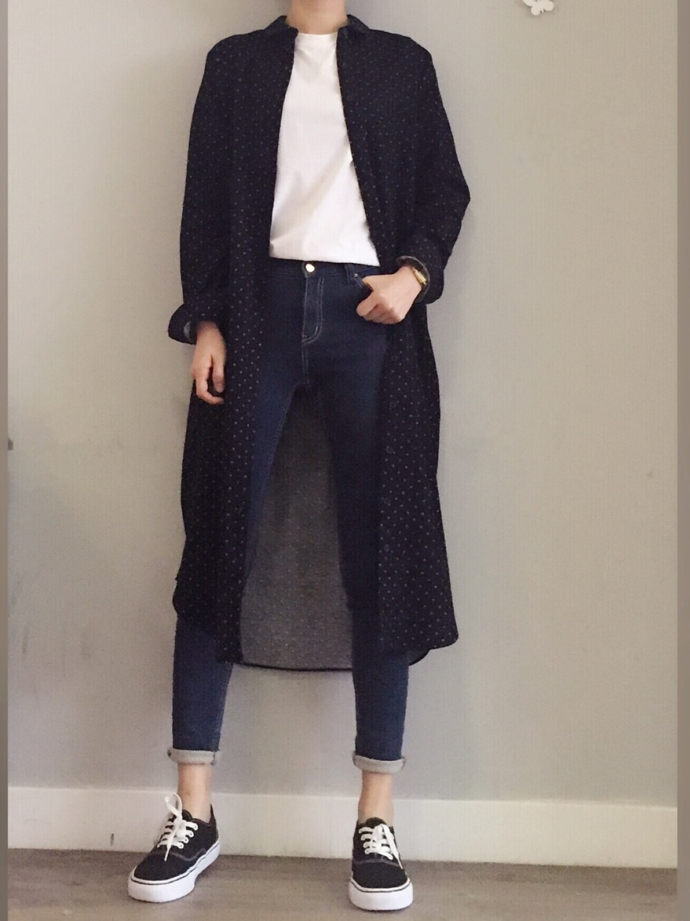 「ootd」｜「VANSのアイテム（スニーカー、ブラック系）」を使った、Cathy L L Chanさん（レディース・173cm）の秋コーディネートの1枚目の写真