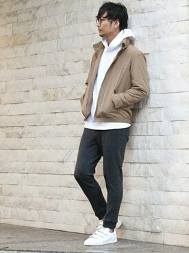 「ホワイトスニーカー」｜「アイテム（ブルゾン）」を使った、miuraさん（メンズ・176cm）の秋コーディネート