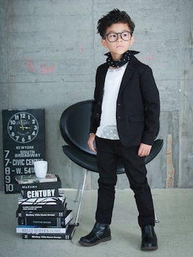 「GENERATOR（ジェネレーター）のアイテム（フォーマルスーツ/小物）」を使った、MonkeyKOUさん（キッズ・120cm）の冬コーディネート