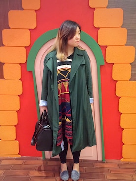 「H&M（エイチ・アンド・エム）のアイテム（メッセンジャーバッグ）」を使った、Emma Suenさん（レディース・156cm）の秋コーディネート