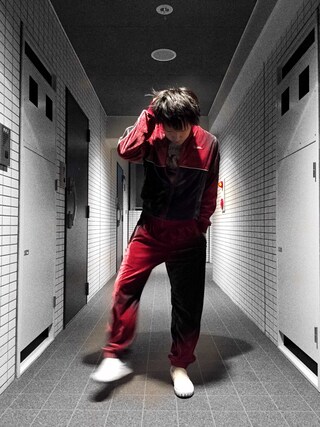 Supreme のジャージを使った「セットアップ」の人気ファッション