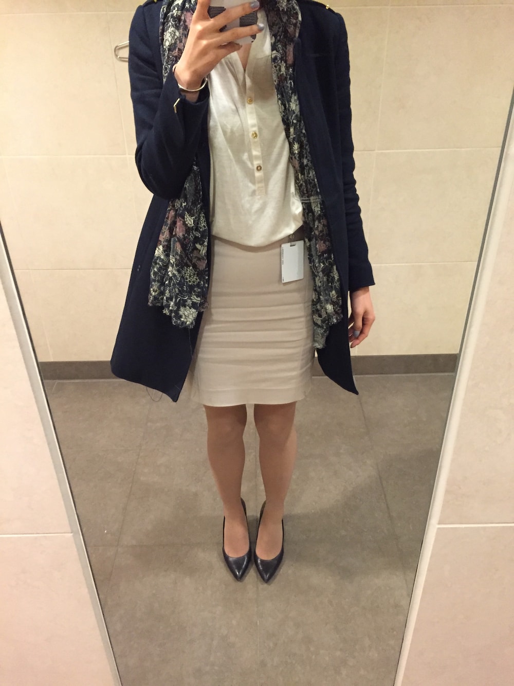 「working style、WOMEN、coat」｜「ZARAのアイテム（その他アウター、ブルー系）」を使った、mengchengfengさん（レディース・173cm）の冬コーディネートの1枚目の写真