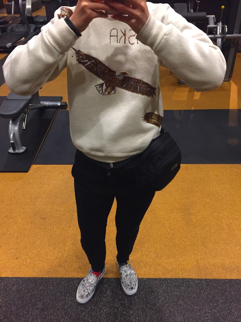「WOMEN、fashion、VANS、everlane」｜「thrift storeのアイテム（スウェット、ホワイト系）」を使った、mengchengfengさん（レディース・173cm）の春コーディネートの1枚目の写真